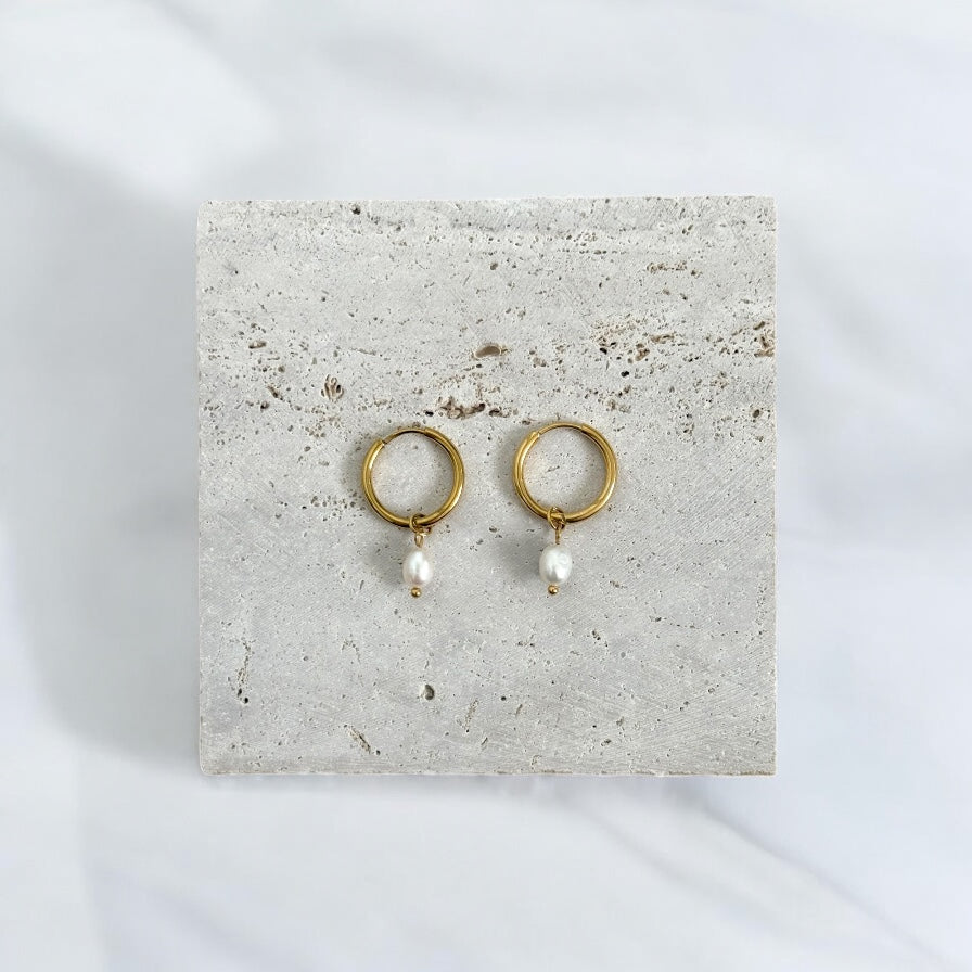 The Timeless Pearl Set Bundle – Earrings, Necklace & Bracelet