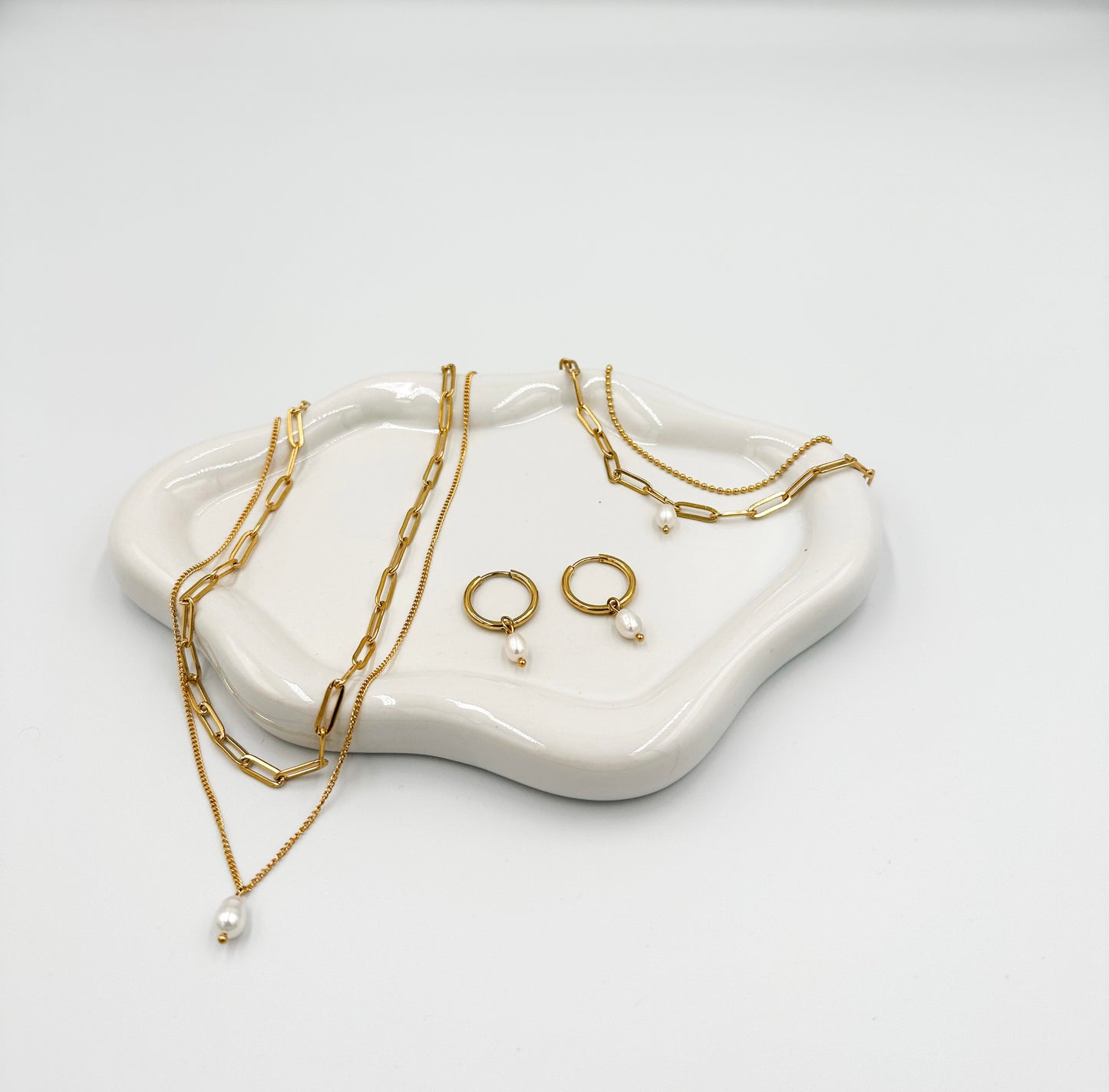 The Timeless Pearl Set Bundle – Earrings, Necklace & Bracelet